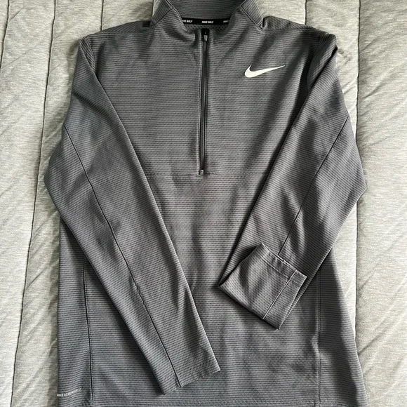 Nike AeroReact Golf Pullovers in Coral, Blue, and Gray - Picture 6 of 8